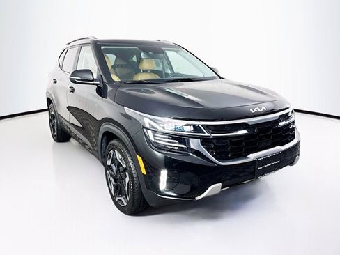Used 2024 Kia Seltos SX w/ SX Sunroof Package AWD/4WD image 3