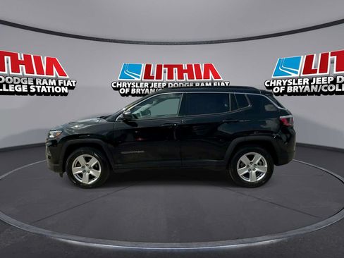 Used 2022 Jeep Compass Latitude FWD image 5