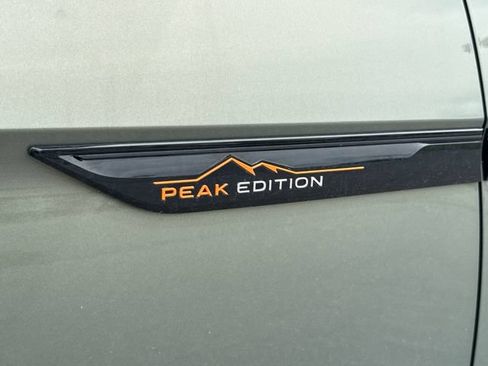 Used 2024 Volkswagen Atlas Peak Edition SE AWD/4WD image 17