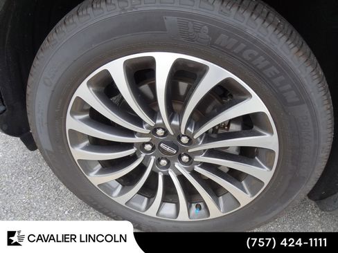 Used 2023 Lincoln Aviator Reserve w/ Elements Package Plus RWD image 11