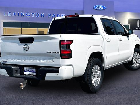 Used 2024 Nissan Frontier SV w/ SV Convenience Package AWD/4WD image 5