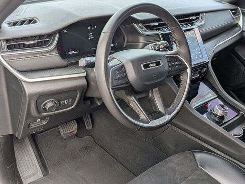 Certified 2024 Jeep Grand Cherokee L Laredo image 11