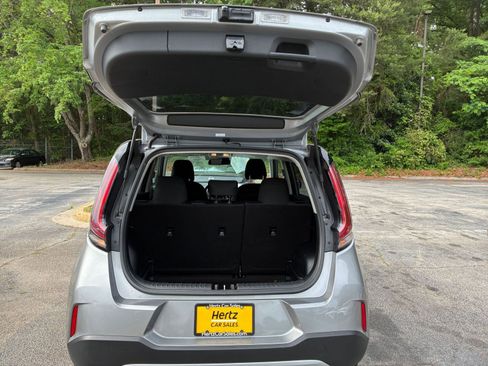 Used 2025 Kia Soul LX w/ LX Technology Package FWD image 31