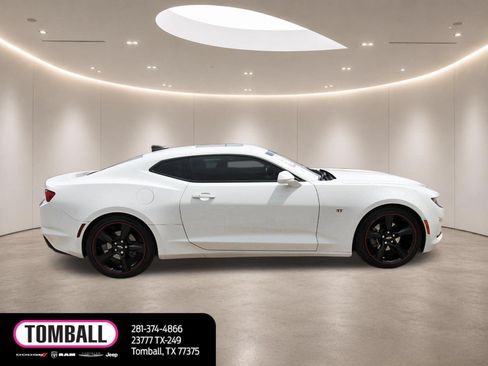 Used 2022 Chevrolet Camaro LT RWD image 8