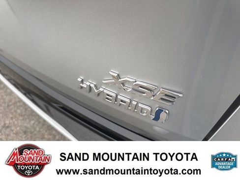 Used 2023 Toyota Sienna XSE image 9