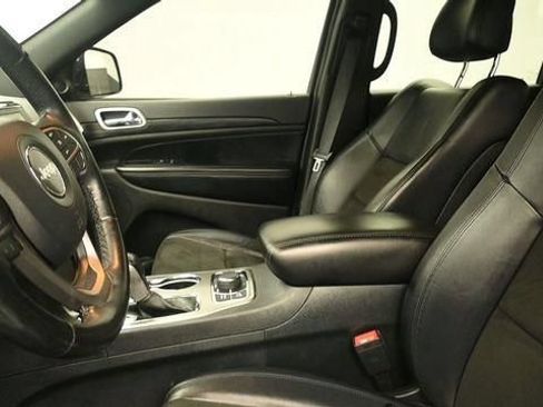 Used 2020 Jeep Grand Cherokee Altitude AWD/4WD image 24