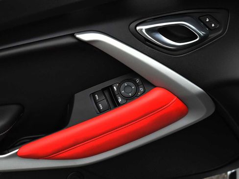 Used 2020 Chevrolet Camaro SS image 29