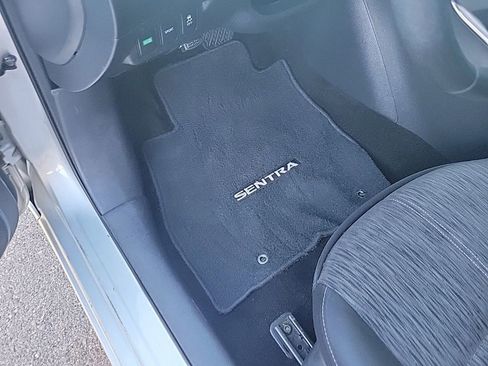 Used 2015 Nissan Sentra SV FWD image 20