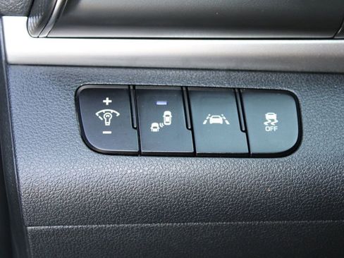 Used 2020 Hyundai Elantra SEL w/ Cargo Package (C1) image 14