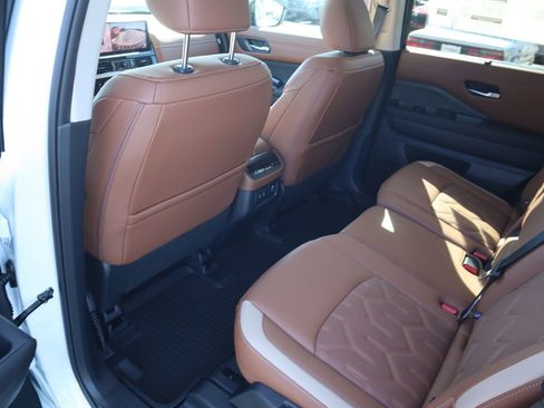 New 2026 Nissan Pathfinder Platinum w/ Cargo Package image 11