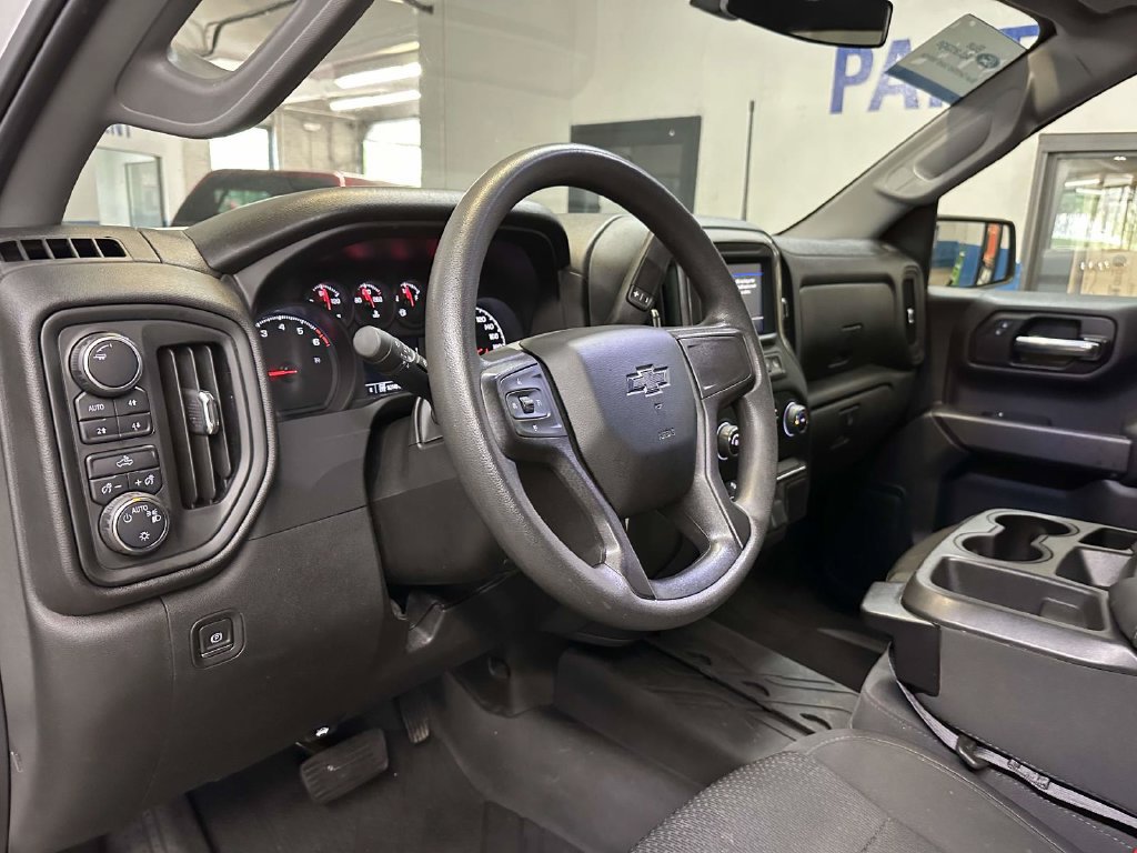 Used 2021 Chevrolet Silverado 1500 Custom Trail Boss w/ LPO, Dark Essentials Package AWD/4WD image 7
