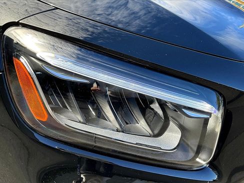 Used 2025 Mercedes-Benz GLB 250 4MATIC image 31