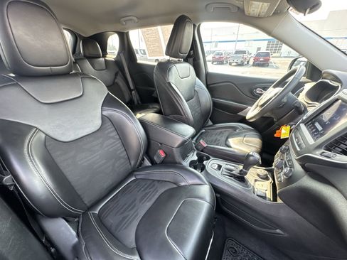 Used 2022 Jeep Cherokee Latitude image 24