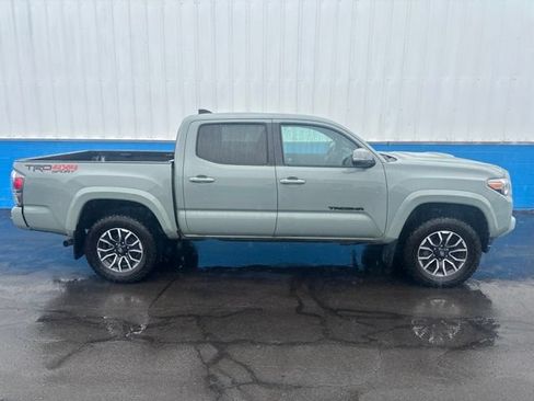 Used 2022 Toyota Tacoma TRD Sport AWD/4WD image 1