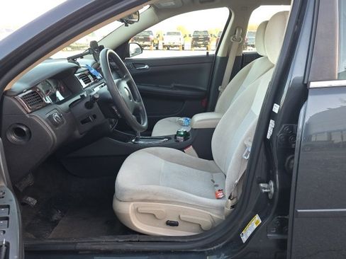 Used 2016 Chevrolet Impala LT image 13