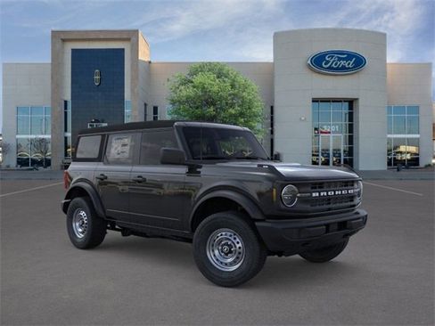 New 2025 Ford Bronco 4-Door image 7