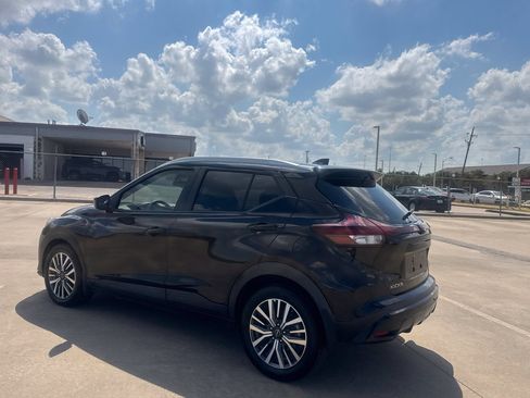 Certified 2023 Nissan Kicks SV FWD image 16
