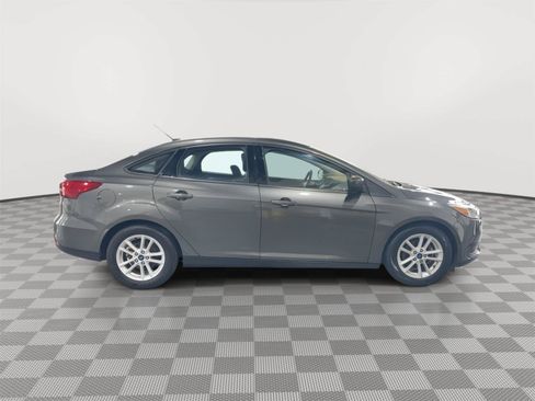 Used 2018 Ford Focus SE FWD image 6