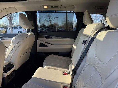 Used 2024 INFINITI QX60 Luxe image 19