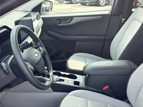 Used 2023 Ford Escape Active w/ Tech Pack #1 AWD/4WD image 24