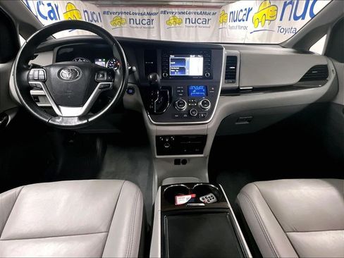 Certified 2020 Toyota Sienna XLE Premium AWD/4WD image 21