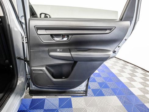 Used 2025 Honda CR-V LX image 16