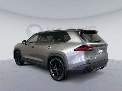 Used 2025 Toyota Grand Highlander AWD image 4
