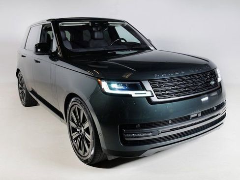 Used 2023 Land Rover Range Rover SE image 10