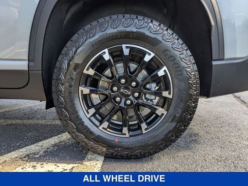 New 2026 Chevrolet Traverse Z71 w/ LPO, Floor Liner Package image 10