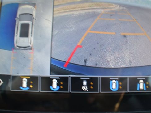 Used 2020 Chevrolet Equinox Premier image 16