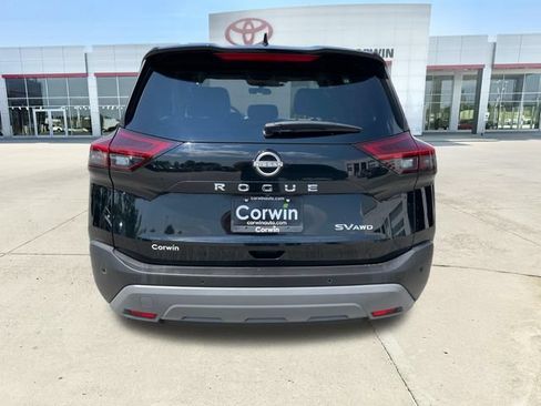 Used 2023 Nissan Rogue SV AWD/4WD image 4