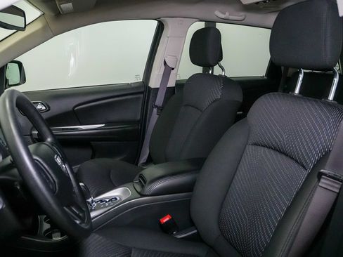 Used 2019 Dodge Journey SE FWD image 12