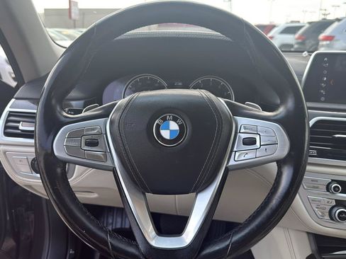 Used 2018 BMW 750i xDrive AWD/4WD image 17