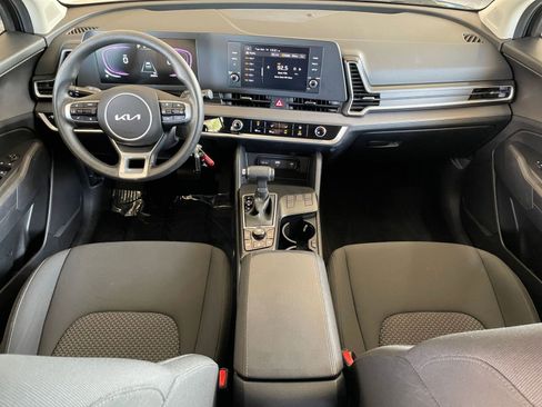 Used 2025 Kia Sportage LX image 32