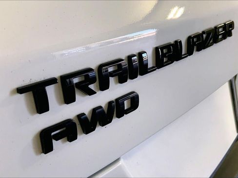 Used 2023 Chevrolet TrailBlazer RS AWD/4WD image 8