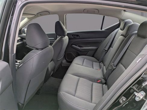 Used 2023 Nissan Altima 2.5 SV image 14