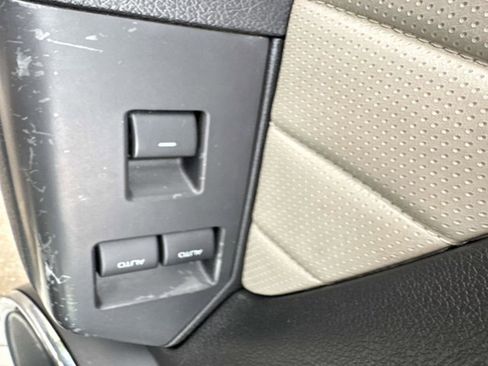 Used 2013 Ford Mustang Premium image 11