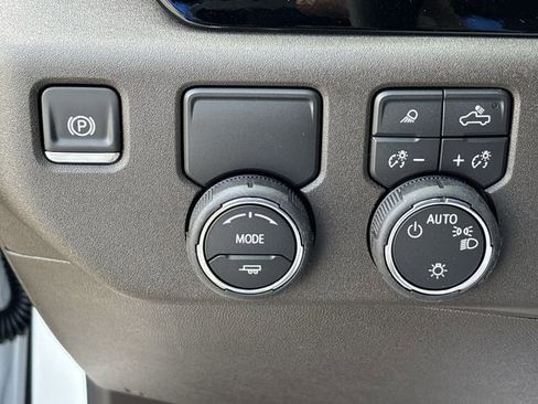 New 2026 Chevrolet Silverado 1500 LT w/ Texas Edition Plus RWD image 18