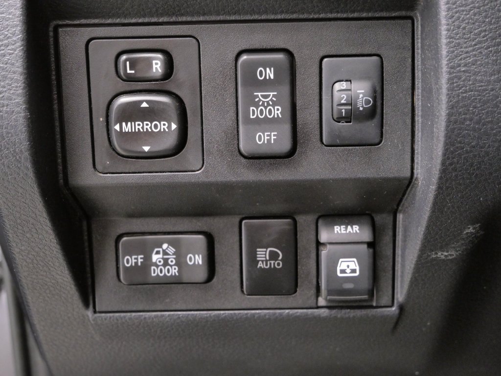 Used 2019 Toyota Tundra SR5 w/ SR5 Upgrade Package AWD/4WD image 17