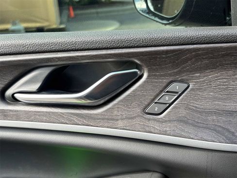 New 2025 Jeep Grand Cherokee Limited w/ Black Appearance Package image 31