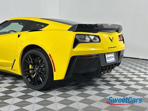 Used 2015 Chevrolet Corvette Z06 w/ 3LZ Preferred Equipment Group RWD image 46