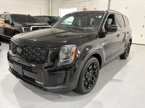Used 2021 Kia Telluride SX w/ SX Prestige Package AWD/4WD image 3