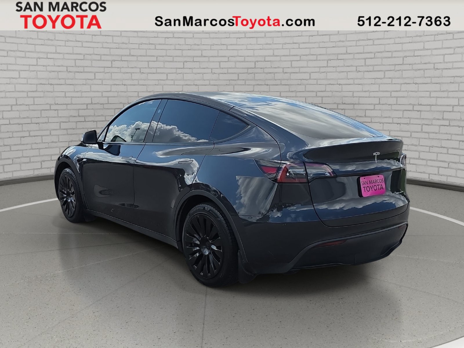 Used 2024 Tesla Model Y Long Range AWD/4WD image 8