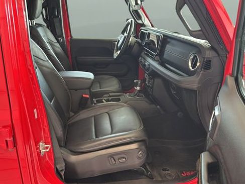 Used 2024 Jeep Wrangler Sahara w/ Technology Group image 15