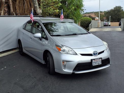 Used 2015 Toyota Prius Two FWD image 38