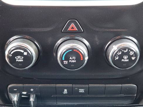 Used 2015 RAM 3500 SLT image 14