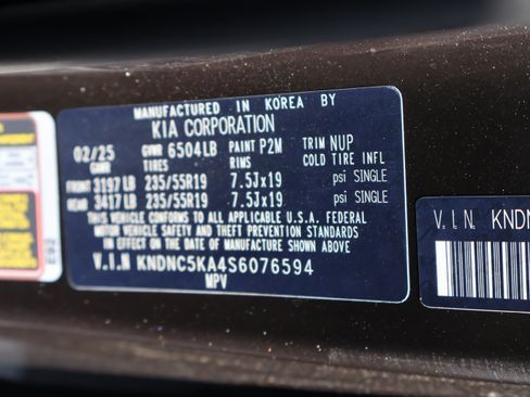 Used 2025 Kia Carnival EX FWD image 45