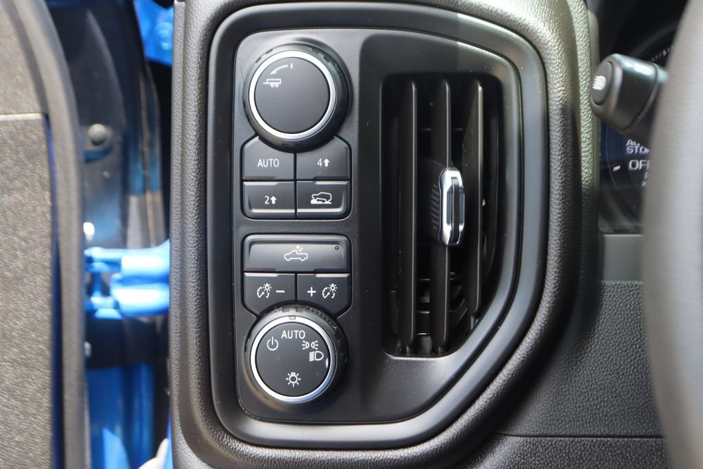 Used 2025 Chevrolet Silverado 1500 Custom w/ Turbomax Blackout Package AWD/4WD image 19