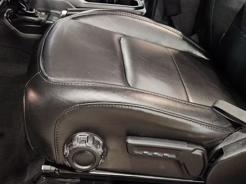 Used 2021 Jeep Wrangler Unlimited Sahara image 44