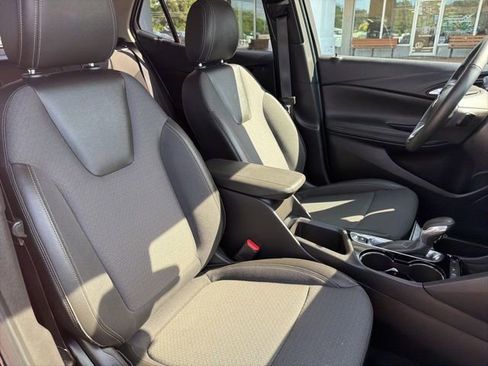 Used 2025 Buick Encore GX Preferred FWD image 21